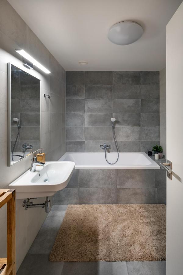 Prague Days - Exclusive Condo In Trendy Neighbourhood 外观 照片